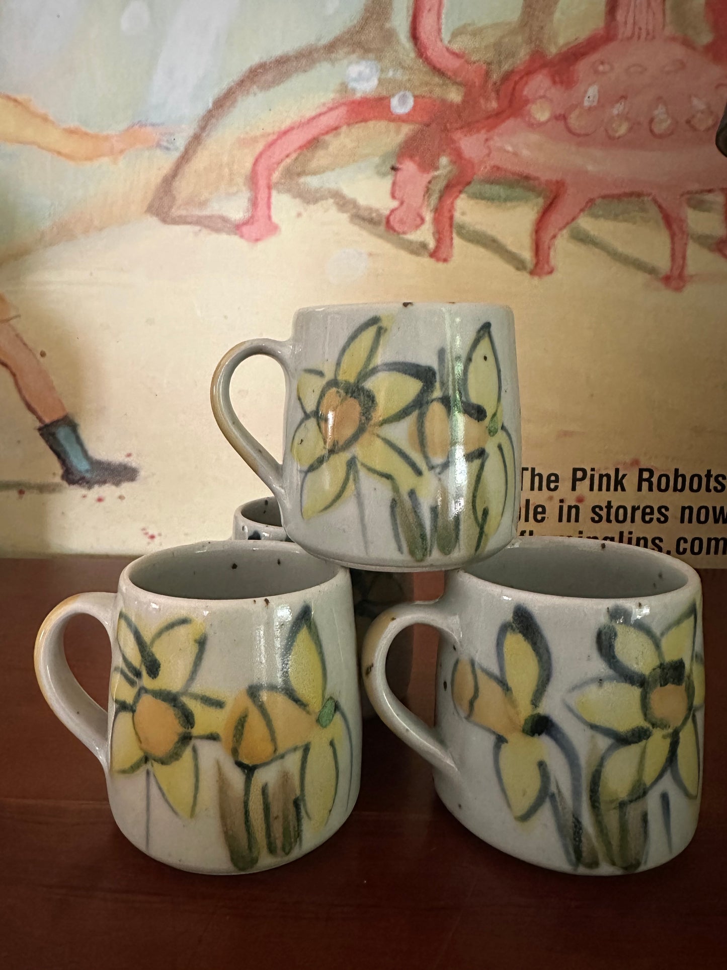 Set of four vintage narcissus mugs, Bourton on the Water, Cotswolds, UK