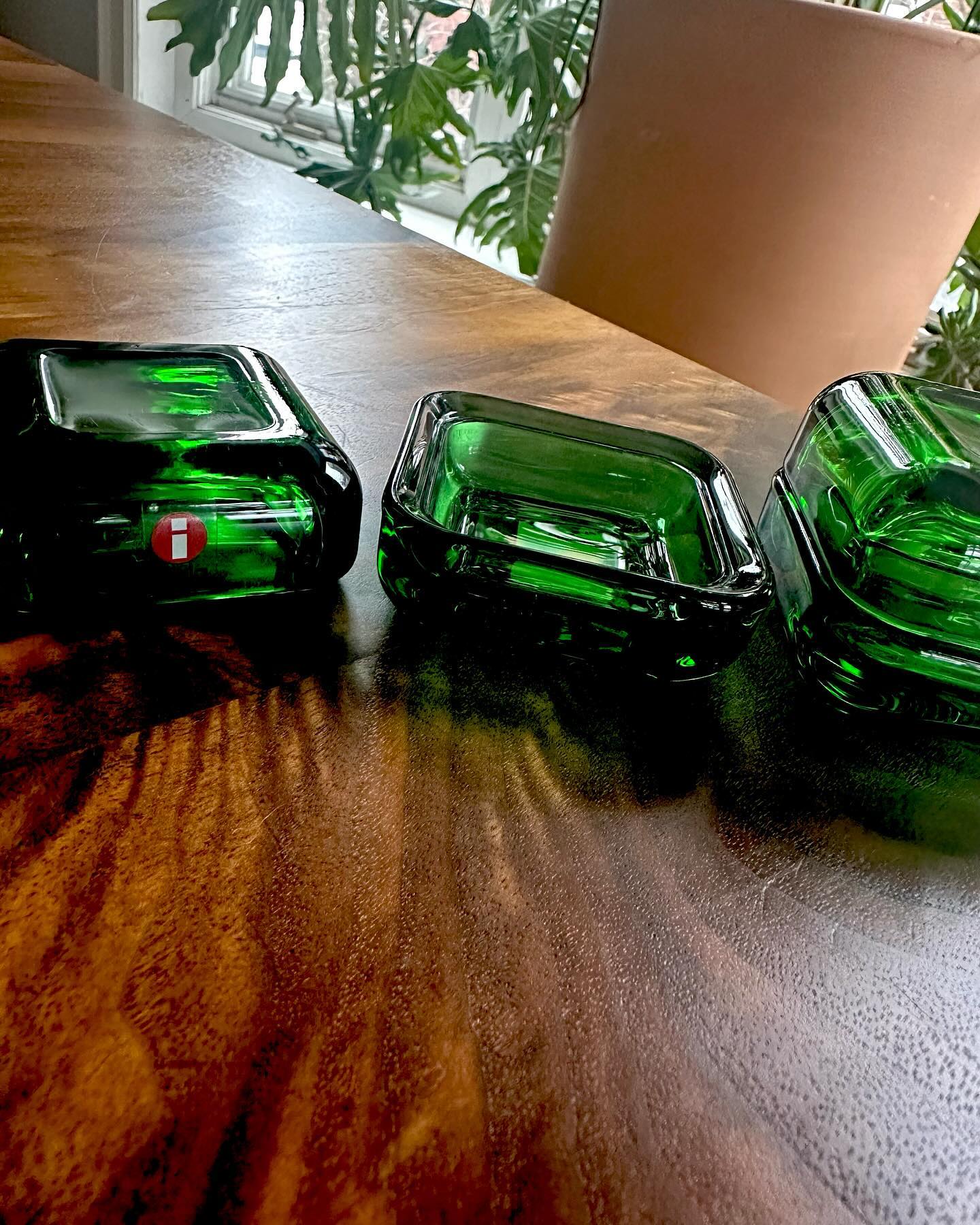 Vitriini by Iittala glass box series, green pair